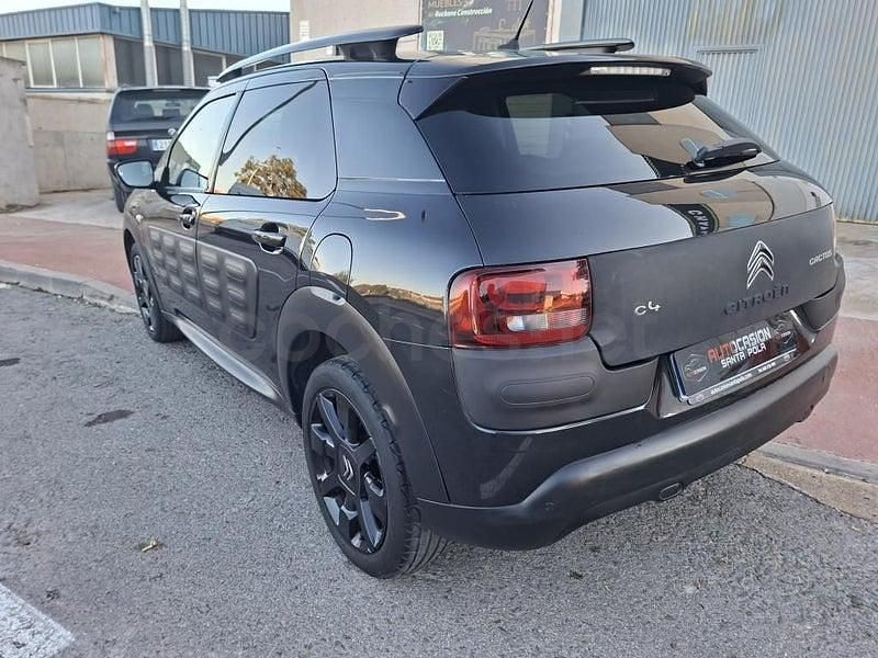 Usado Citroën C4 Cactus Shine 100 CV (73 kW) 2015 Negro Utilitario