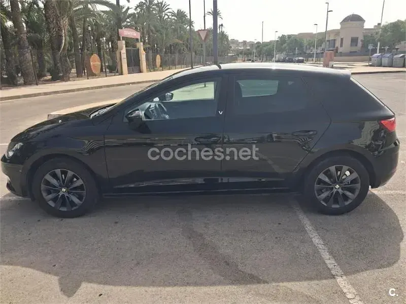 Usado Seat Leon ST Style 115 CV (84 kW) 2019 Negro Familiar