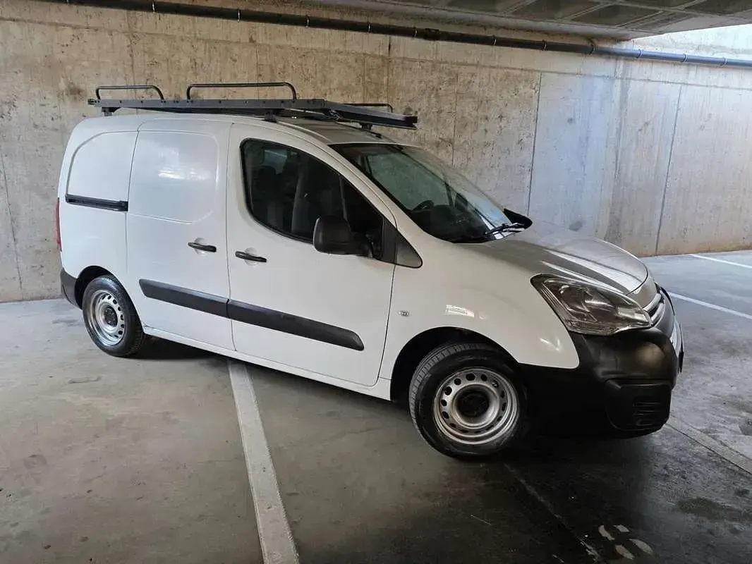 Usado Citroën Berlingo 99 CV (72 kW) 2017 Blanco Monovolumen