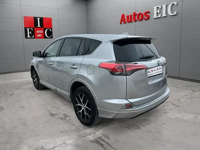 Usado Toyota RAV4 Hybrid Advance 197 CV (144 kW) 2016 Gris / plata SUV