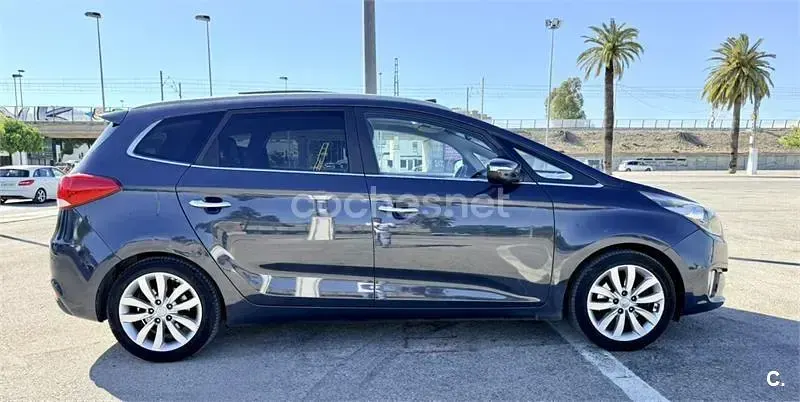 Usado Kia Carens 115 CV (84 kW) 2017 Azul Monovolumen
