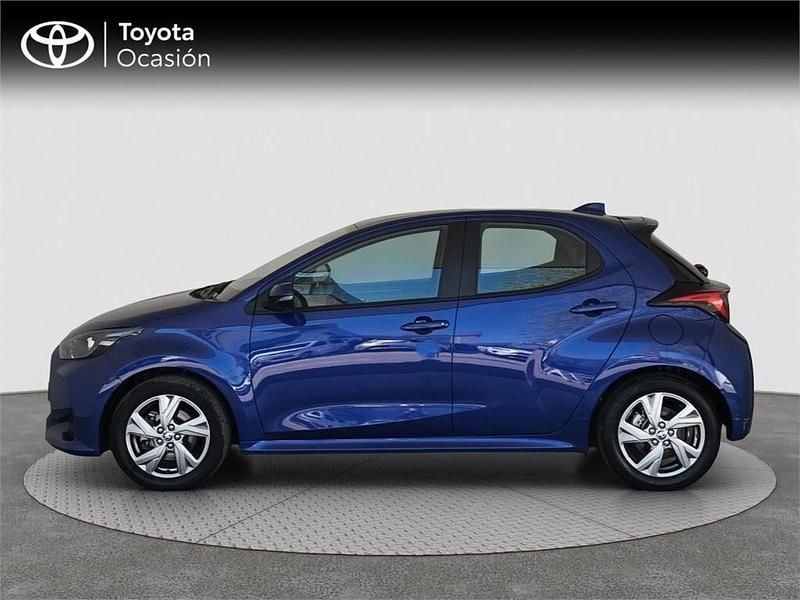 Usado Toyota Yaris Hybrid Active 116 CV (85 kW) 2025 Azul Monovolumen