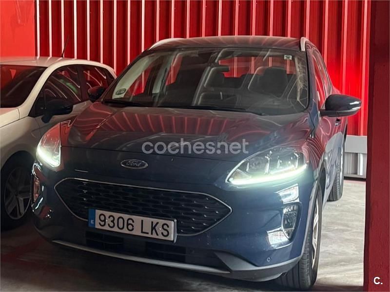 Usado Ford Kuga Trend 120 CV (88 kW) 2020 Azul SUV
