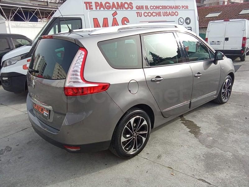Usado Renault Grand Scénic III Bose Edition 130 CV (95 kW) 2015 Gris / plata Monovolumen