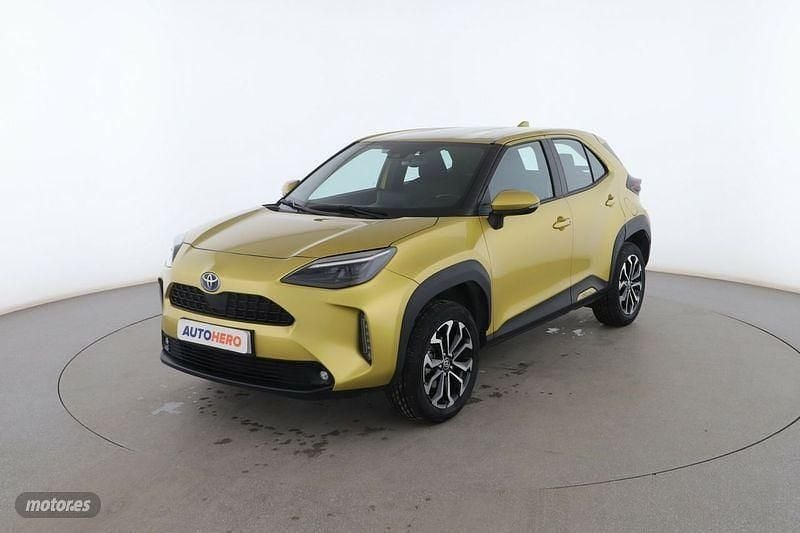 Amarillo Usado 2023 Toyota Yaris Cross Active SUV | 24.199 € (Precio justo) - Imagen 1/3