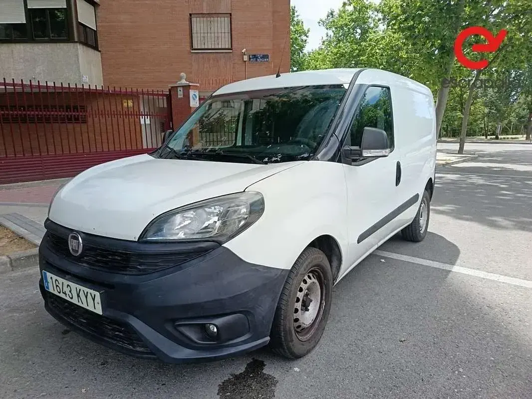 Usado Fiat Doblò 95 CV (69 kW) 2019 Blanco Monovolumen