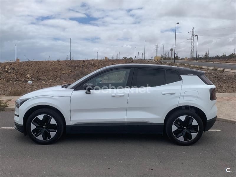 Eléctrico Usado 2024 Volvo EX30 Plus SUV | 27.900 € (Super precio) - Imagen 1/4