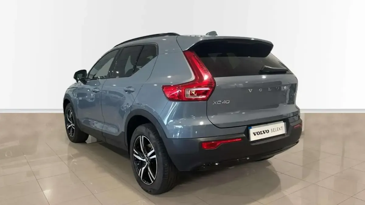 Usado Volvo XC40 R-Design 163 CV (119 kW) 2022 Gris SUV