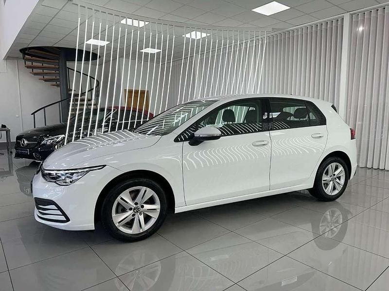 Usado VW Golf VIII Life 116 CV (85 kW) 2023 Blanco Utilitario