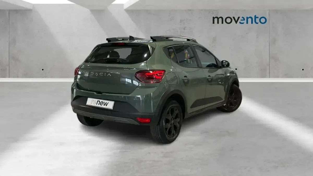 Usado Dacia Sandero Extreme 101 CV (74 kW) 2025 Verde Berlina
