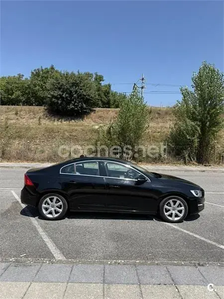 Usado Volvo S60 Momentum 150 CV (110 kW) 2017 Negro Berlina