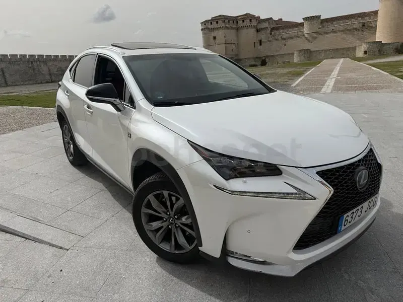 Usado Lexus NX300h Sport Line 197 CV (144 kW) 2015 Blanco SUV