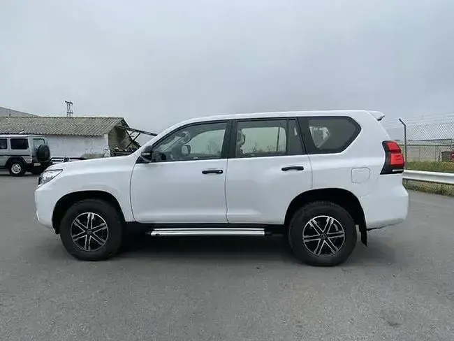 Usado Toyota Land Cruiser 177 CV (130 kW) 2018 Blanco SUV