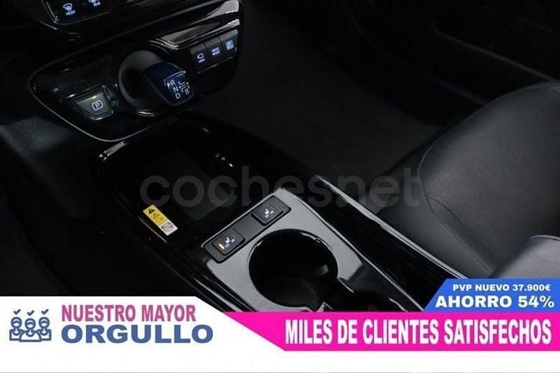 Usado Toyota Prius Advance 122 CV (89 kW) 2021 Gris / plata Berlina