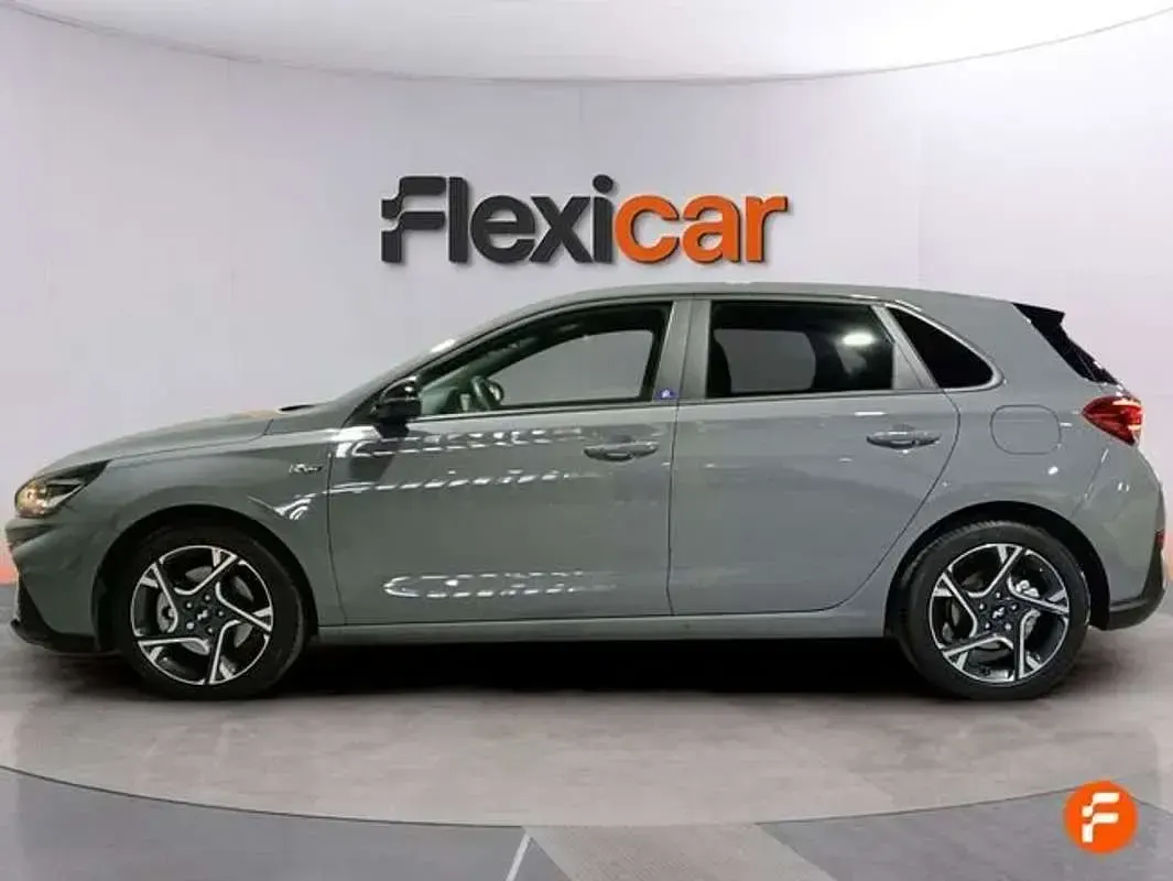 Usado Hyundai i30 N Line 120 CV (88 kW) 2023 Gris Familiar