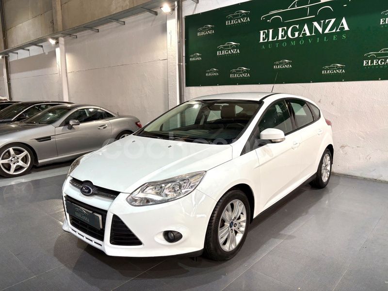 Blanco Usado 2013 Ford Focus Trend Berlina | 8990 € (Precio justo) - Imagen 1/4