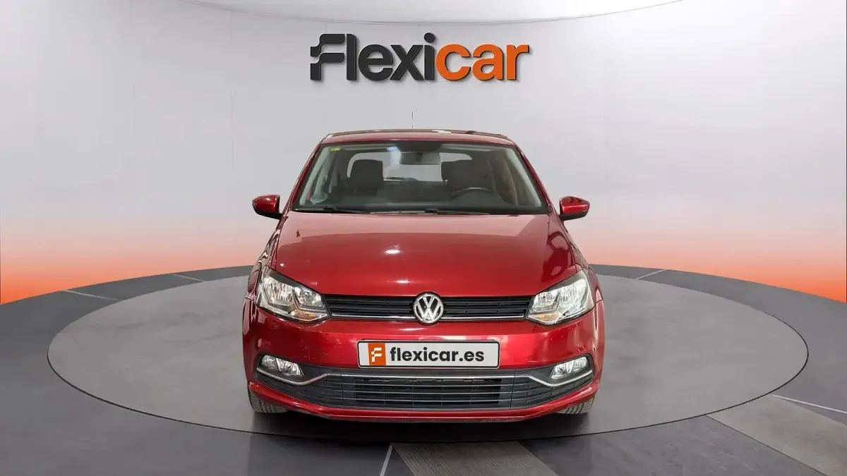 Usado VW Polo 90 CV (66 kW) 2017 Naranja Berlina