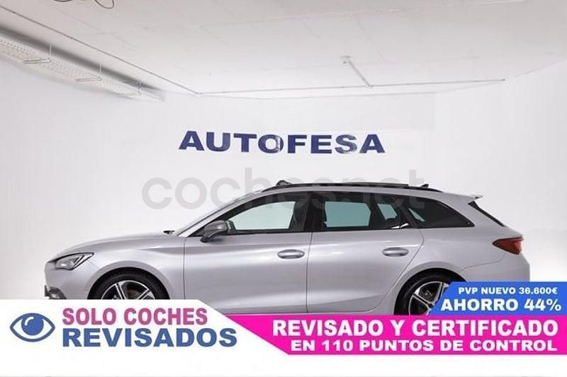 Usado Seat Leon FR 150 CV (110 kW) 2022 Gris / plata Familiar