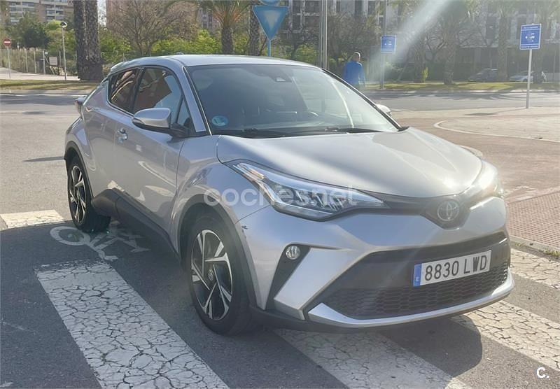 Usado Toyota C-HR Advance 122 CV (89 kW) 2022 Gris / plata SUV