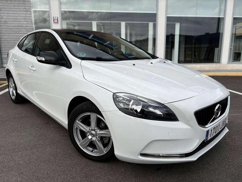 Blanco Usado 2017 Volvo V40 Kinetic Utilitario | 7499 € (Precio justo) - Imagen 1/4