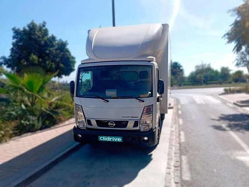 Usado Nissan Cabstar 136 CV (100 kW) 2016 Blanco Pickup/Camioneta