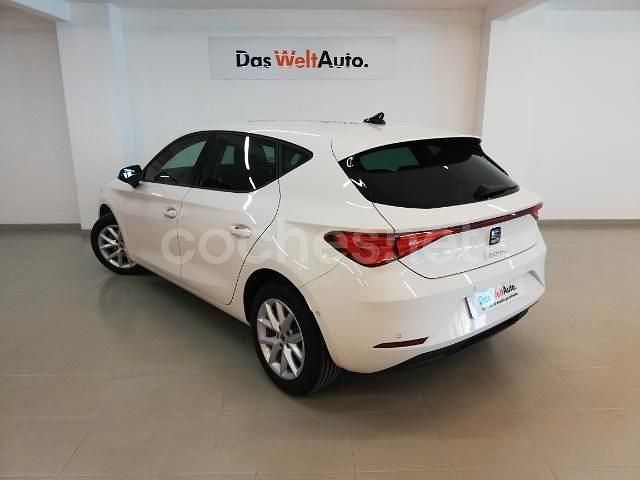 Usado Seat Leon Style 150 CV (110 kW) 2020 Blanco Berlina