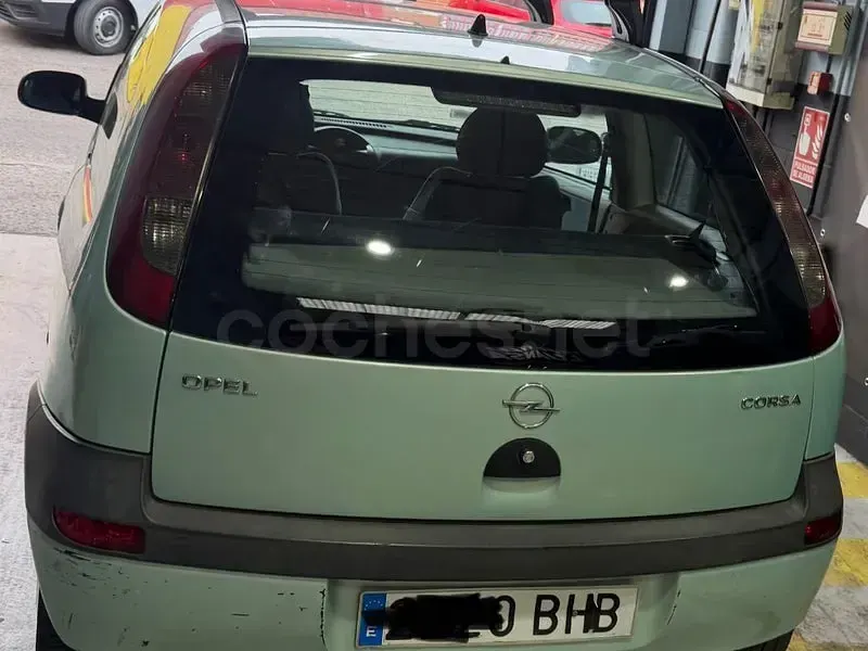 Usado Opel Corsa Club 58 CV (42 kW) 2001 Verde Utilitario