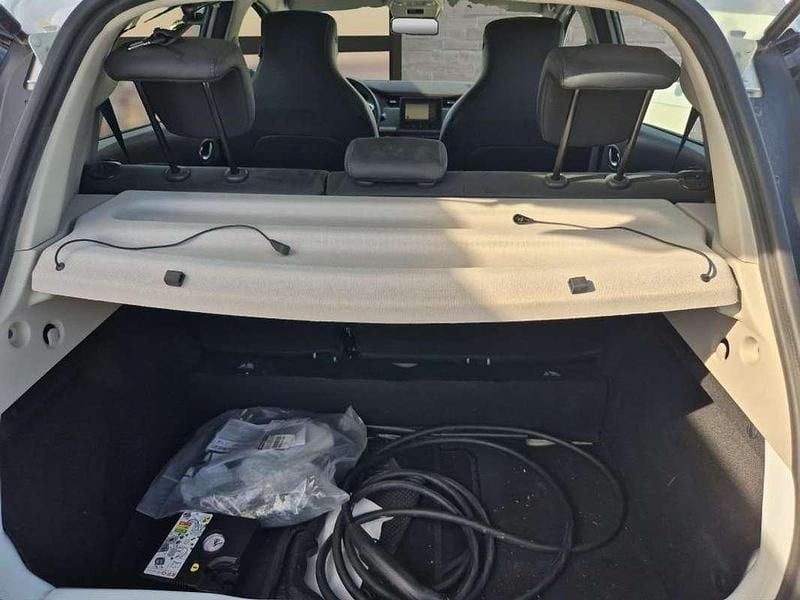 Usado Renault Zoe Intens 100 kW (136 CV) 2021 Blanco Utilitario