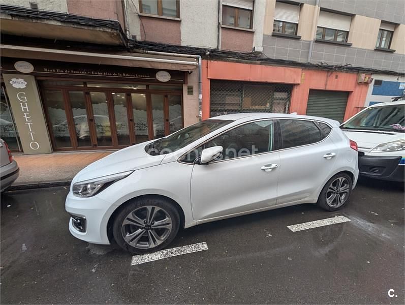 Usado Kia Ceed GT 136 HP (100 kW) 2017 Branco Sedan