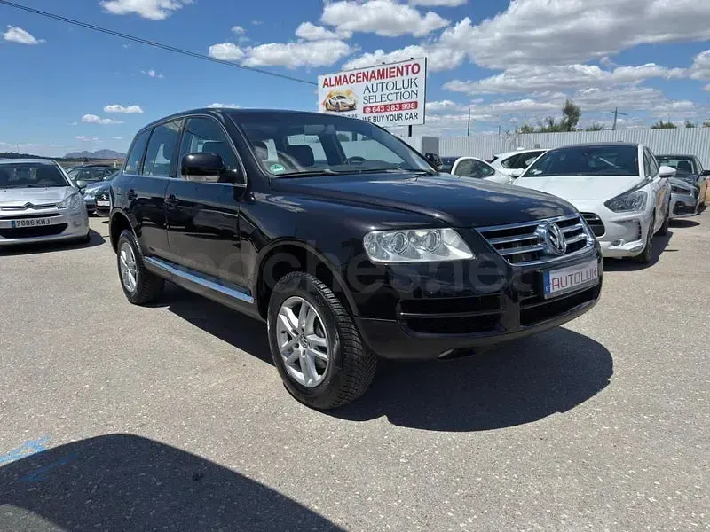 Usado VW Touareg 220 CV (161 kW) 2004 Negro SUV