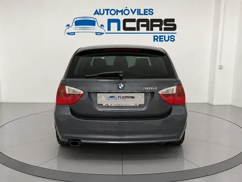 Usado BMW 318 143 CV (105 kW) 2008 Negro Familiar