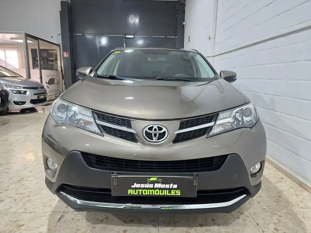 Usado Toyota RAV4 Advance 150 CV (110 kW) 2015 Gris / plata SUV