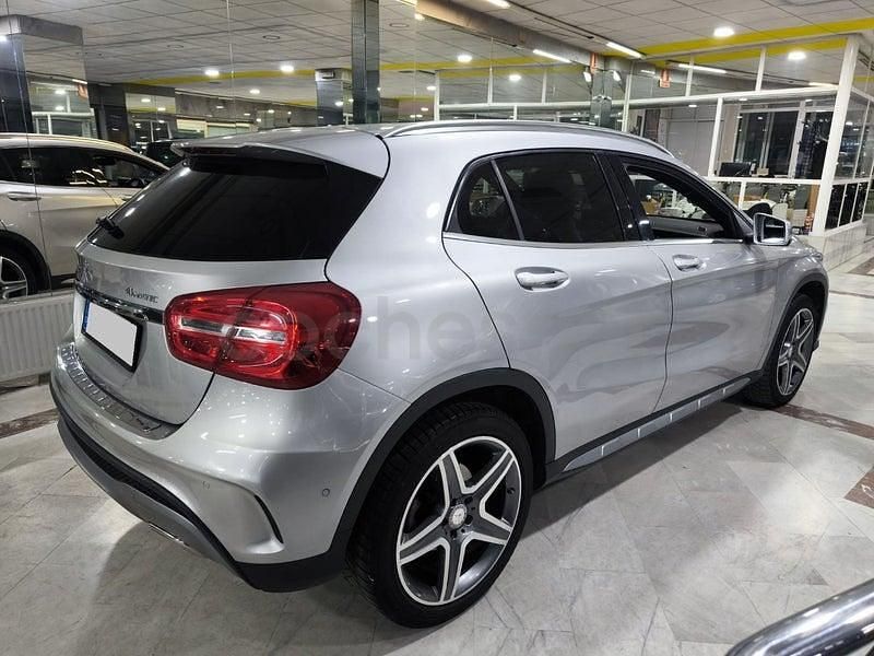 Usado Mercedes GLA220 AMG line 177 CV (130 kW) 2016 Gris / plata SUV