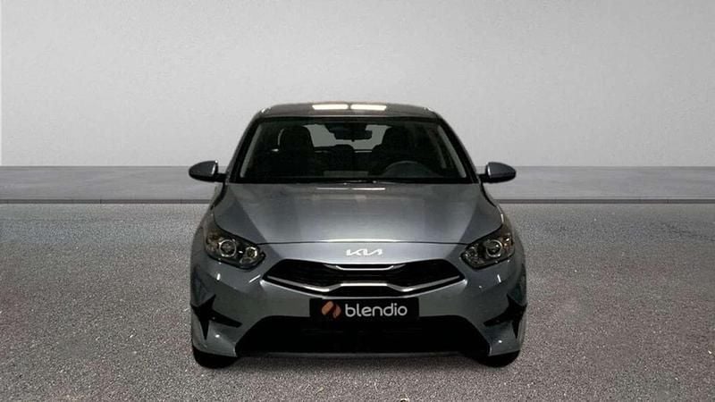 Usado Kia Ceed 101 CV (74 kW) 2024 Gris Utilitario