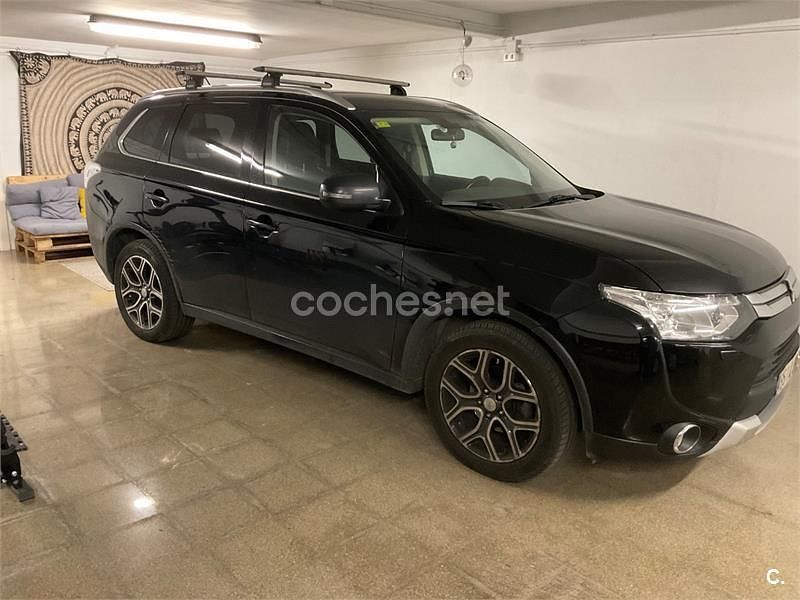 Usado Mitsubishi Outlander Motion 150 CV (110 kW) 2014 Negro SUV