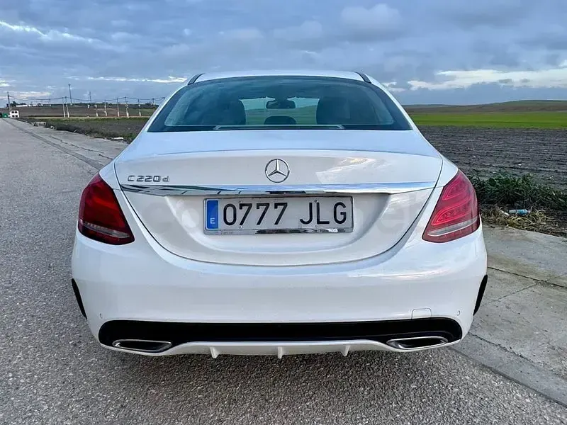 Usado Mercedes C220 AMG 170 CV (125 kW) 2016 Blanco Familiar