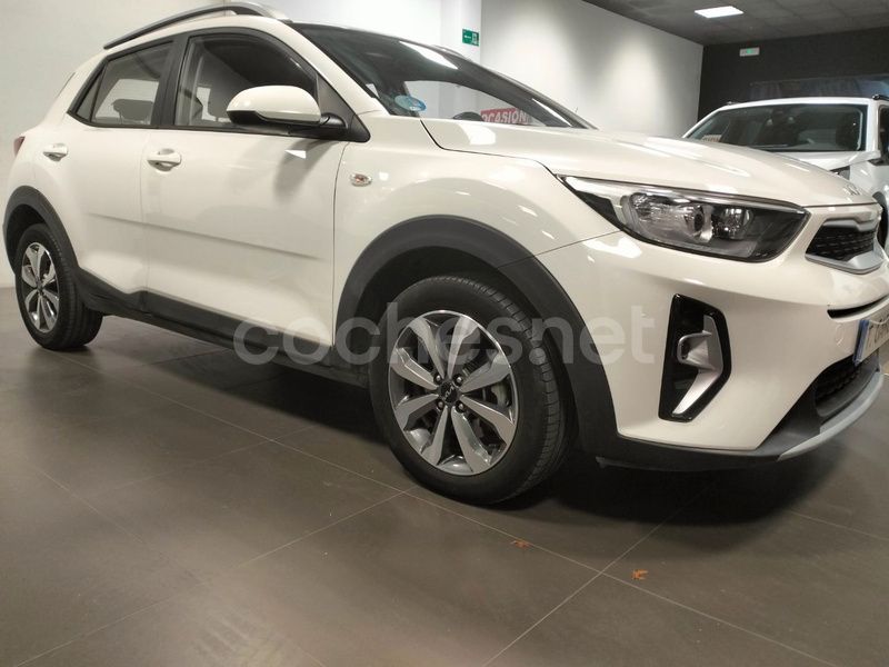 Blanco Usado 2021 Kia Stonic SUV | 16.600 € (Precio justo) - Imagen 1/4