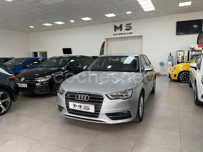 Gris / plata Usado 2013 Audi A3 Ambition Berlina | 12.899 € (Un poco caro) - Imagen 1/4