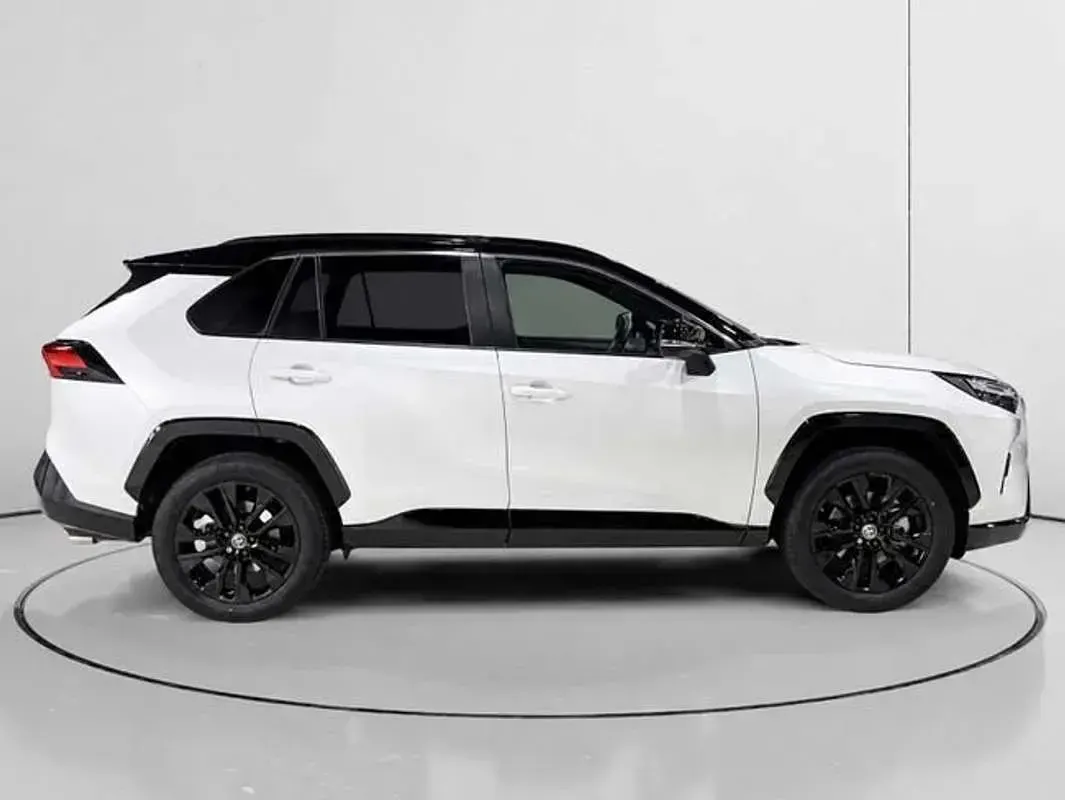 Usado Toyota RAV4 Hybrid Style 218 CV (160 kW) 2024 Blanco SUV