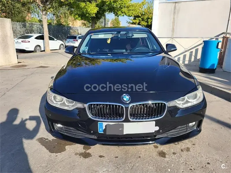 Usado BMW 318 143 CV (105 kW) 2013 Negro Familiar