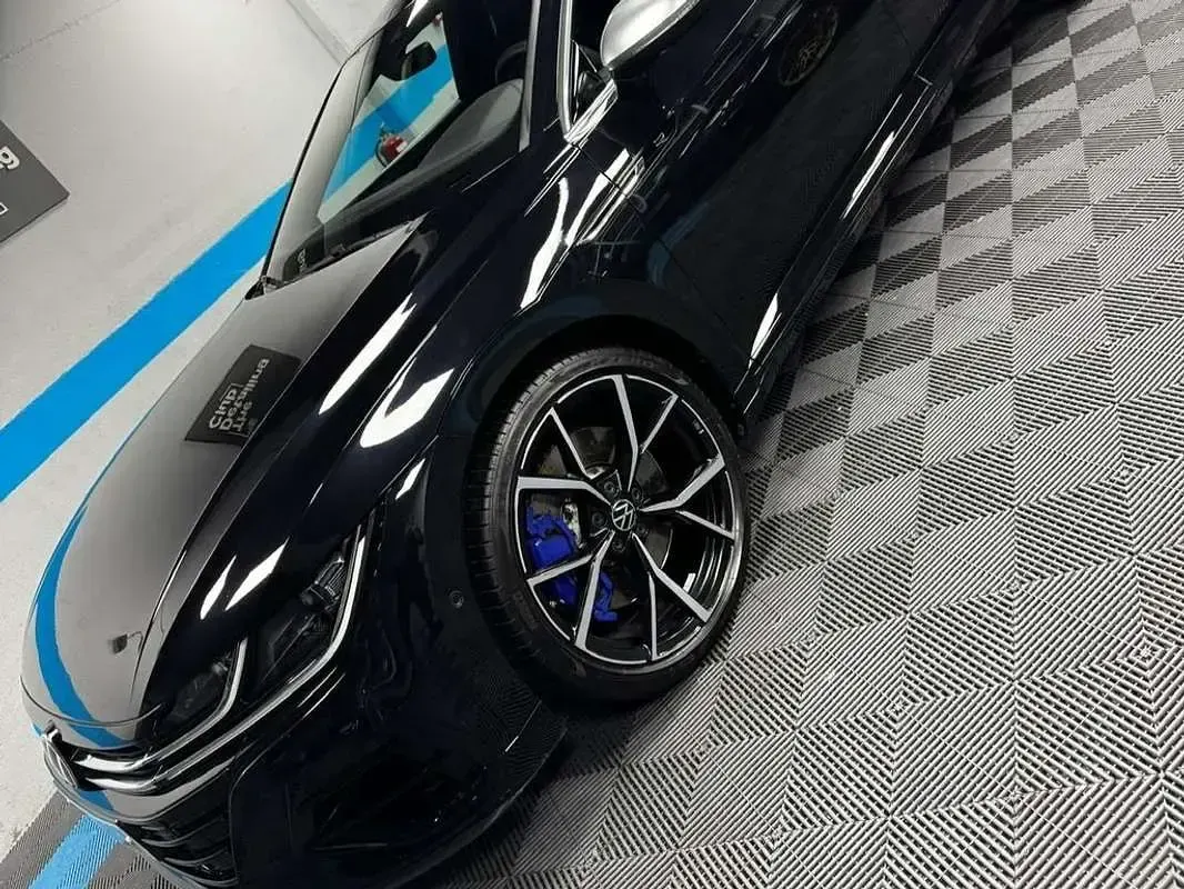 Usado VW Arteon R 320 CV (235 kW) 2023 Negro Familiar