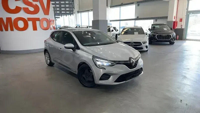Usado Renault Clio V Techno 140 CV (102 kW) 2021 Gris / plata Berlina
