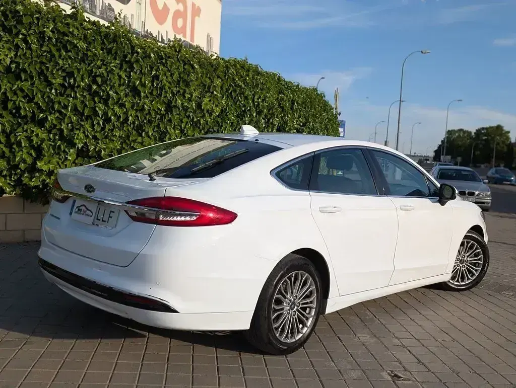 Usado Ford Mondeo Titanium 150 CV (110 kW) 2020 Blanco
