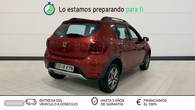 Usado Dacia Sandero 90 CV (66 kW) 2019 Rojo Utilitario