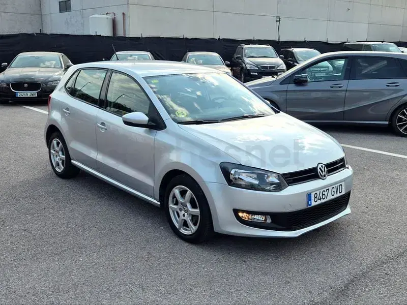 Usado VW Polo Advance 75 CV (55 kW) 2010 Gris / plata Utilitario