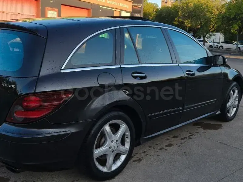 Usado Mercedes R320 224 CV (164 kW) 2007 Negro Familiar