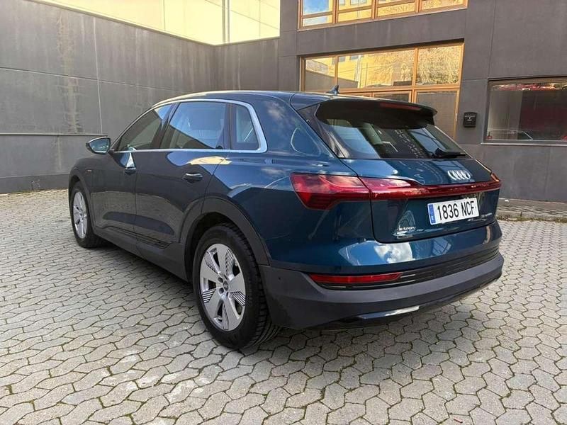 Usado Audi e-tron 300 kW (408 CV) 2020 Azul SUV