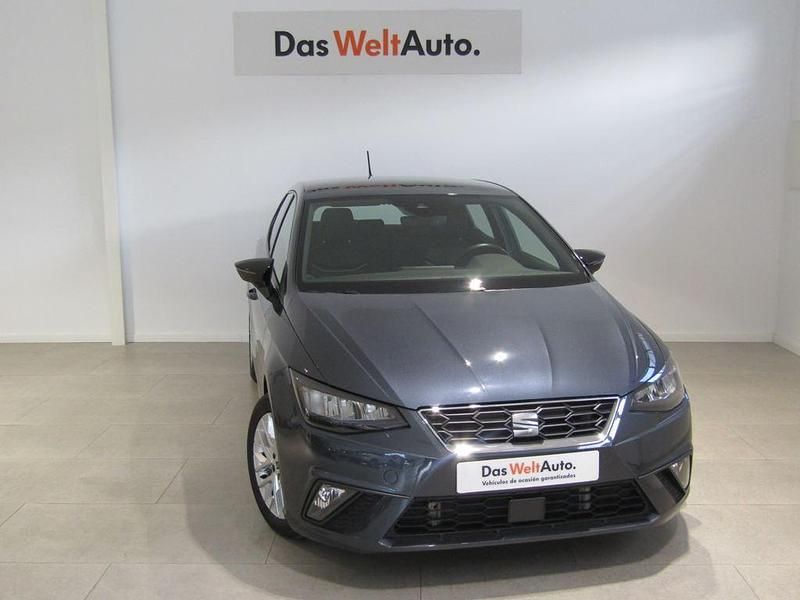 Usado Seat Ibiza FR 110 CV (80 kW) 2022 Gris Utilitario