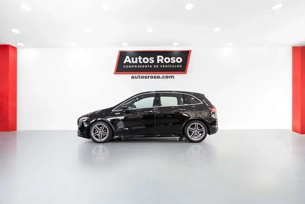 Usado Mercedes B200 150 CV (110 kW) 2023 Negro Utilitario