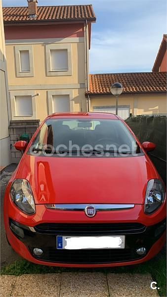 Usado Fiat Punto Evo Life 69 CV (50 kW) 2011 Rojo Utilitario